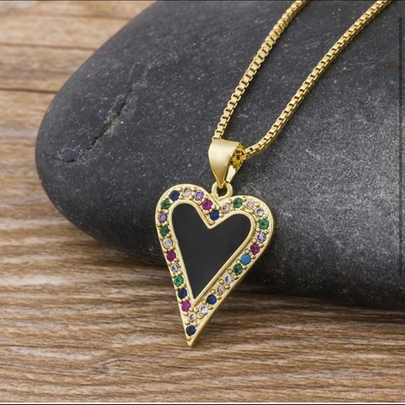 🎉HP🎉Gold Heart Necklace - Picture 3 of 3